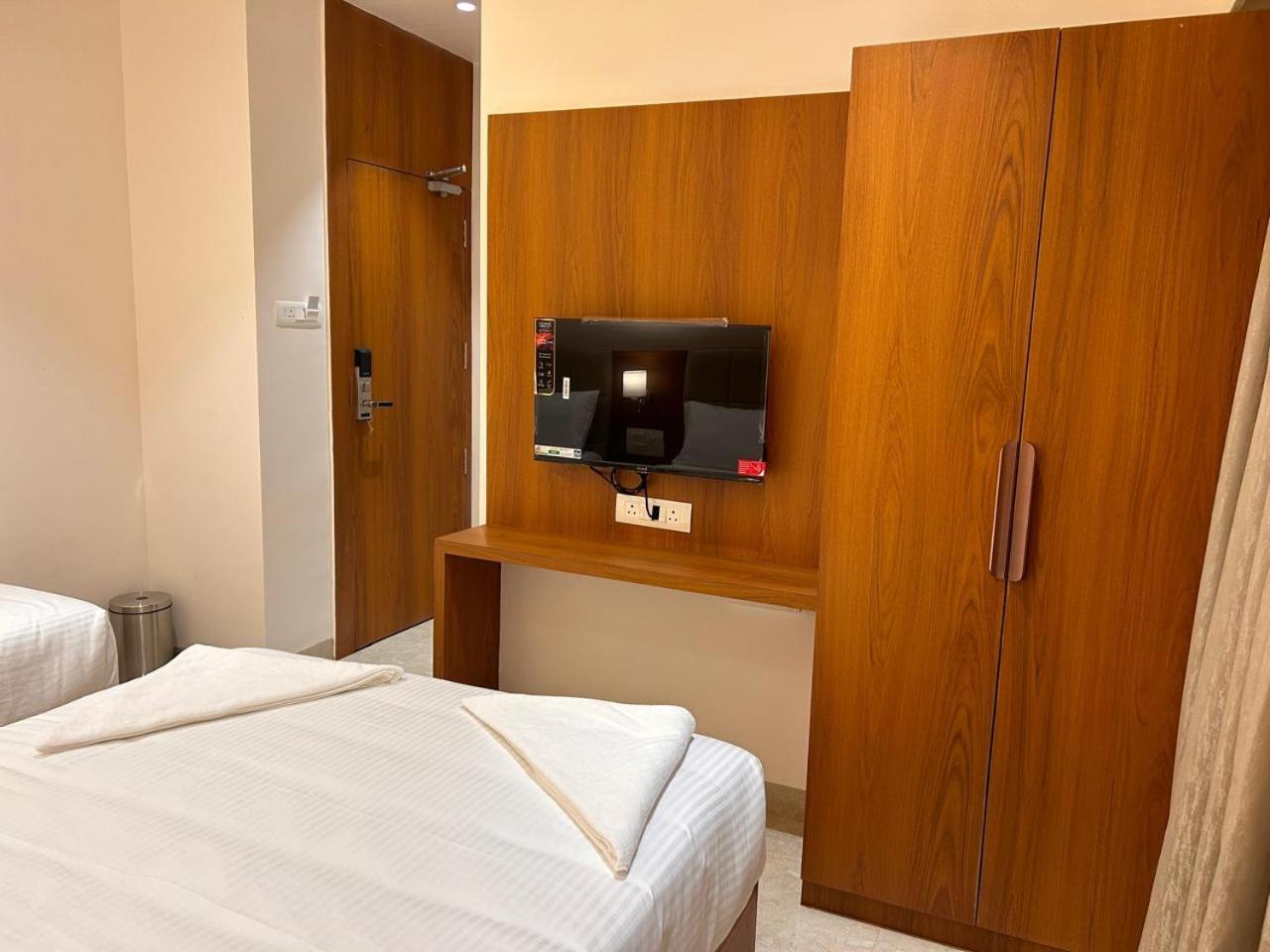 Hotel Neem Heritage Shirdi Exterior photo