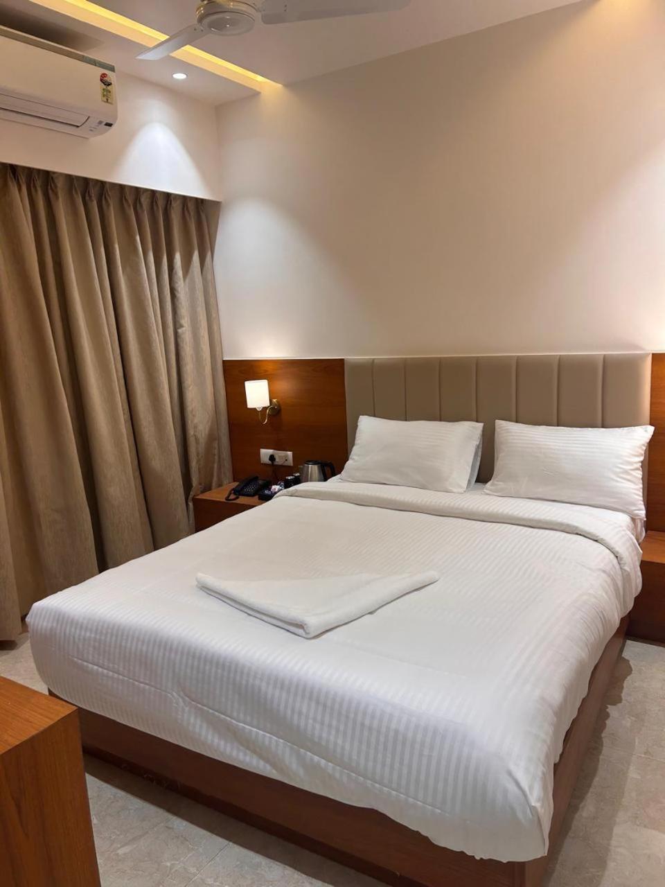 Hotel Neem Heritage Shirdi Exterior photo