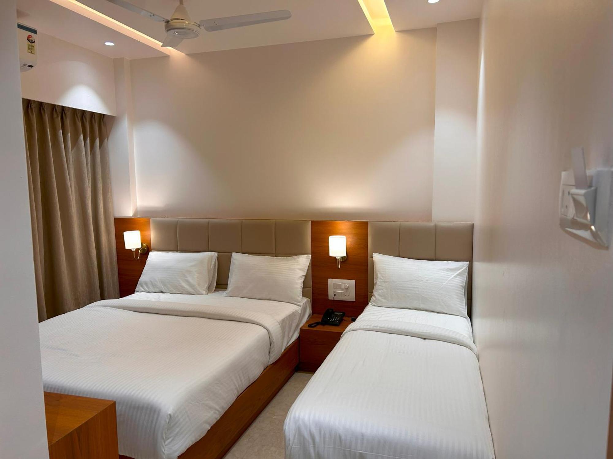 Hotel Neem Heritage Shirdi Exterior photo