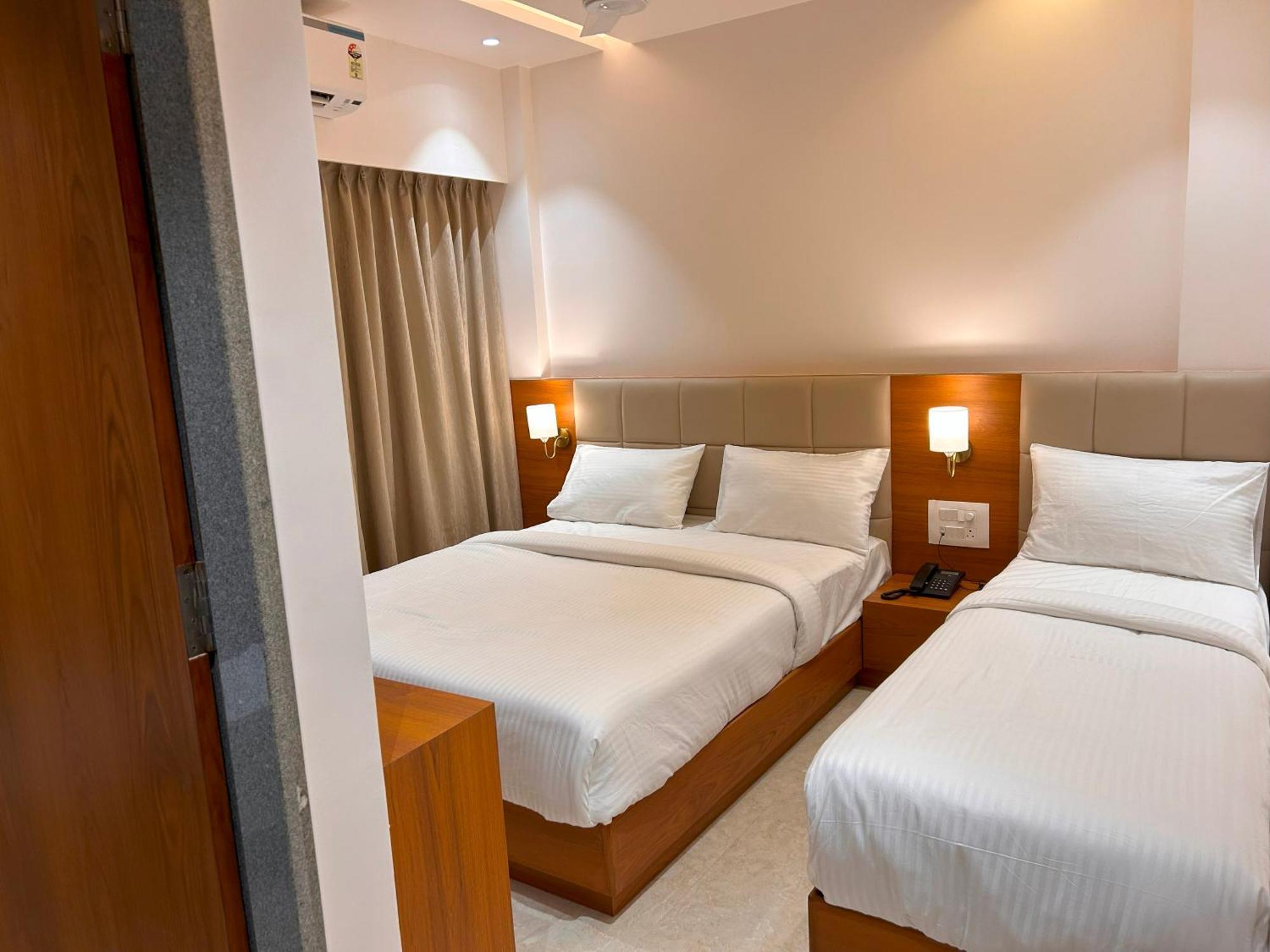 Hotel Neem Heritage Shirdi Exterior photo