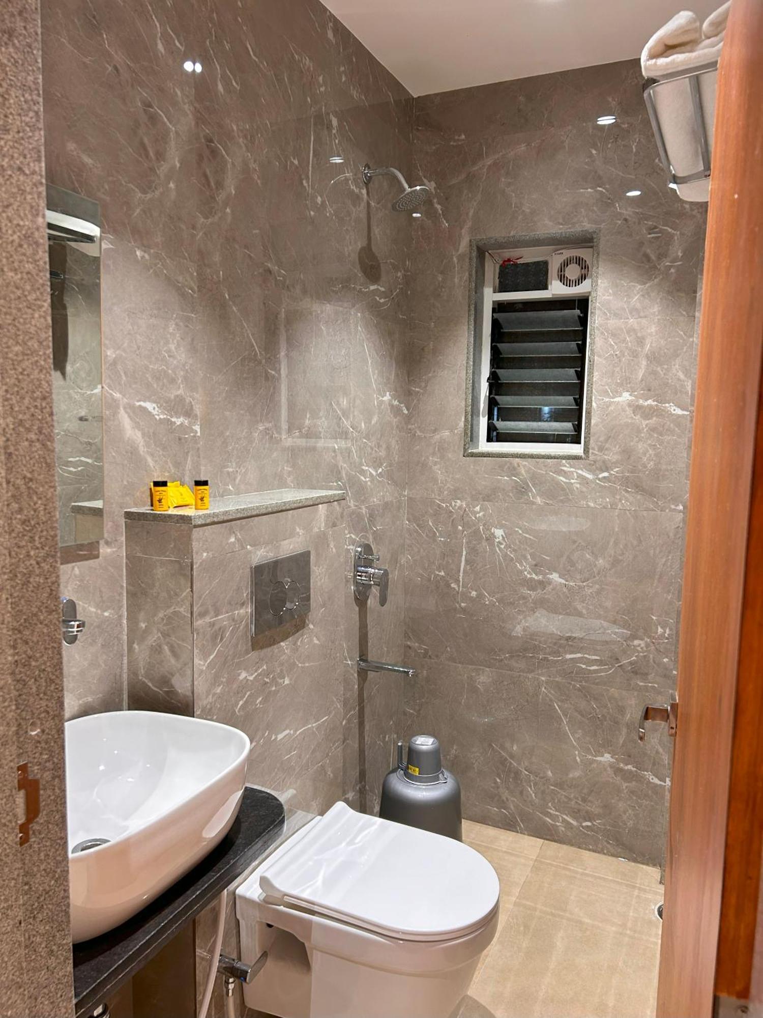 Hotel Neem Heritage Shirdi Exterior photo